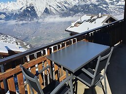 Mountain Apartment With Views
