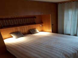 Mountain Apartment With Views