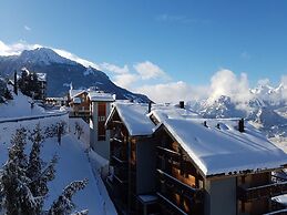 Mountain Apartment With Views