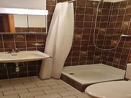 Mountain Apartment With Views