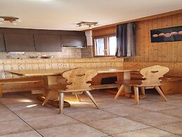 Mountain Apartment With Views