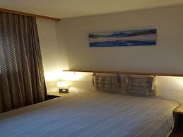 Mountain Apartment With Views