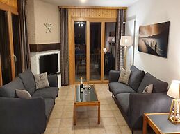 Mountain Apartment With Views