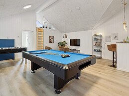 5 Star Holiday Home in Romo