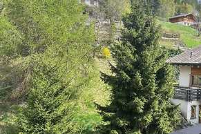 Spacious Apartment With Balcony