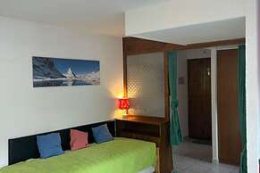 Spacious Apartment With Balcony