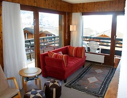 Spacious Apartment With Balcony