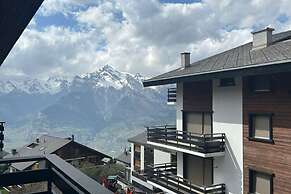 Spacious Apartment With Balcony