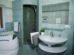 Comfortable Villa With Facilities