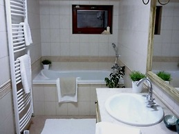 Comfortable Villa With Facilities