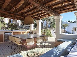 Hillside Villa With Sea-views