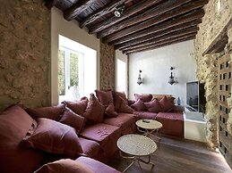 Hillside Villa With Sea-views