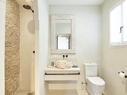 Hillside Villa With Sea-views