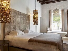 Hillside Villa With Sea-views