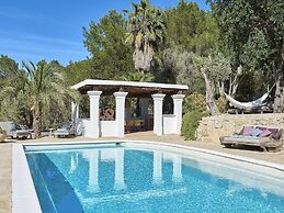 Hillside Villa With Sea-views