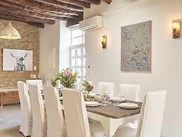 Hillside Villa With Sea-views