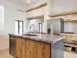 Hillside Villa With Sea-views