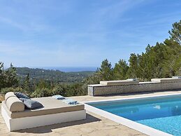 Hillside Villa With Sea-views