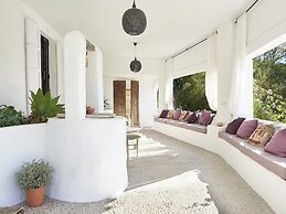 Hillside Villa With Sea-views