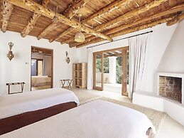 Hillside Villa With Sea-views