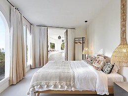 Hillside Villa With Sea-views