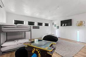 The Bonnie - 5 Bed Near Everything