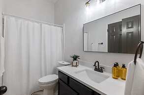 The Bonnie - 5 Bed Near Everything