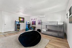 The Bonnie - 5 Bed Near Everything