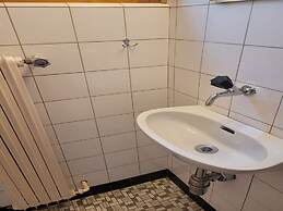 Sunny Apartment With Outdoor Dinning