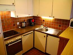 Apartment With Mountain Views