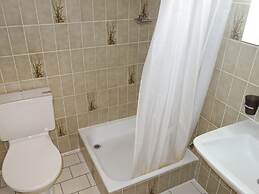 Apartment With Mountain Views