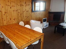Apartment With Mountain Views