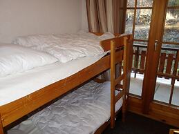 Apartment With Mountain Views