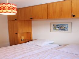 Gorgeous Apartment With Patio in Hills