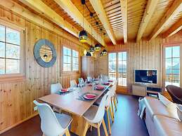 Chalet in the Heart of the Mountains