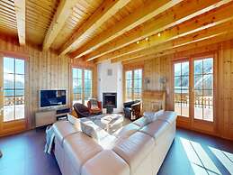 Chalet in the Heart of the Mountains