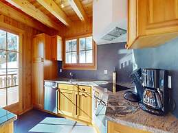 Chalet in the Heart of the Mountains