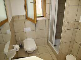 Authentic Apartment With Mountain Views