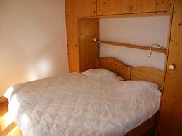 Authentic Apartment With Mountain Views