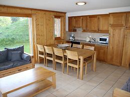 Authentic Apartment With Mountain Views