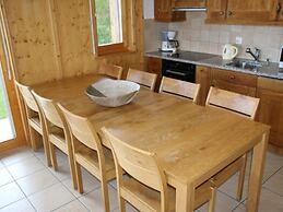 Authentic Apartment With Mountain Views