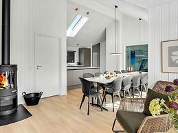 5 Star Holiday Home in Dronningmolle
