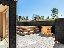 5 Star Holiday Home in Dronningmolle