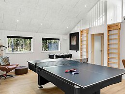 5 Star Holiday Home in Dronningmolle