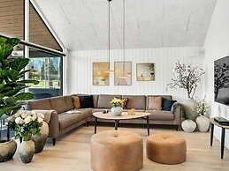 5 Star Holiday Home in Dronningmolle