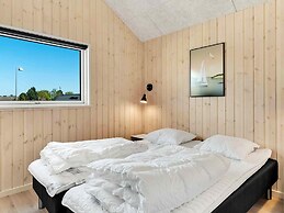 5 Star Holiday Home in Dronningmolle