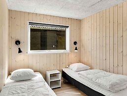 5 Star Holiday Home in Dronningmolle