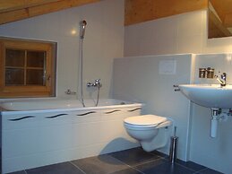 Christoph Standing & Calm Chalet 10 Pers