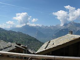Christoph Standing & Calm Chalet 10 Pers