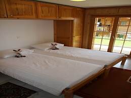 Christoph Standing & Calm Chalet 10 Pers